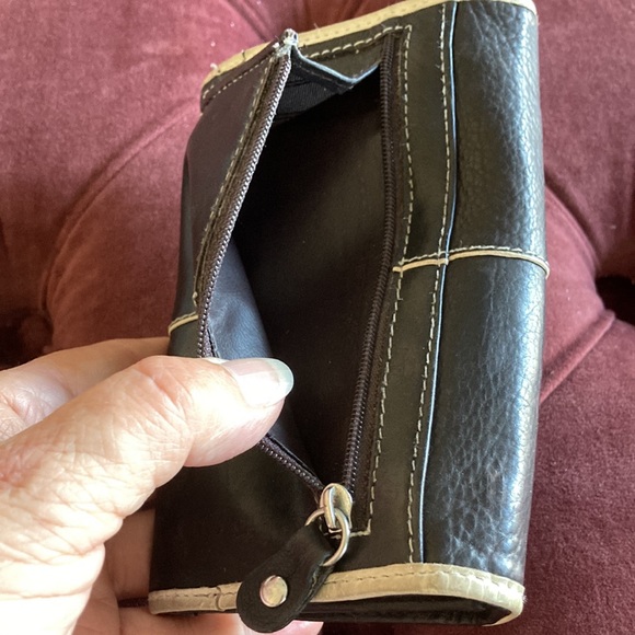 Black with Cream Trim Leather Wallet - Picture 3 of 6